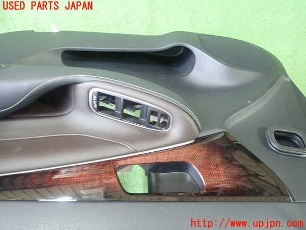 1UPJ-9239721234]クラウン ロイヤル(GRS210)右前ドア内張り 中古_2