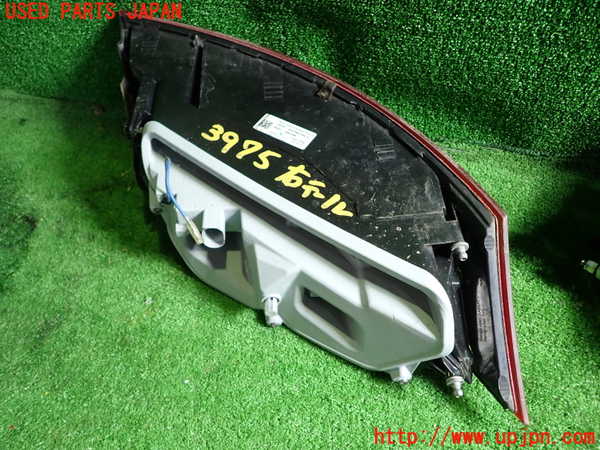 1UPJ-9239751530]アウディ・TT クーペ(8JCDA)右テールランプ 中古_4