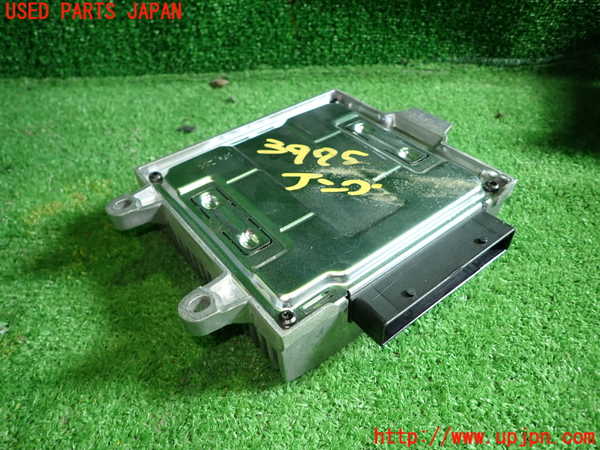 1UPJ-9239756525]アウディ・TT クーペ(8JCDA)アンプ 中古_3