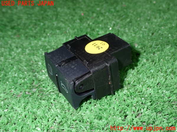 1UPJ-9239756306]アウディ・TT クーペ(8JCDA)スイッチ1 (バックドア・フューエル) 中古_2