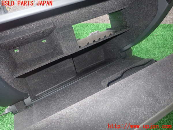1UPJ-9239757516]アウディ・TT クーペ(8JCDA)グローブボックス1 中古_5