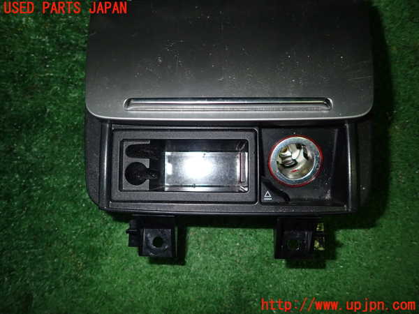 1UPJ-9239757821]アウディ・TT クーペ(8JCDA)灰皿1 中古_3