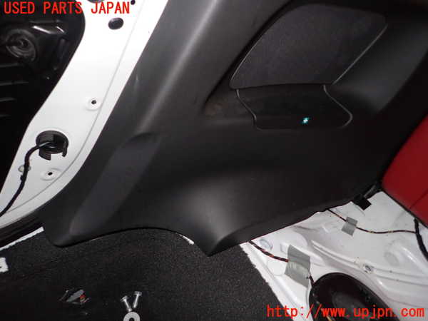 1UPJ-9239757675]アウディ・TT クーペ(8JCDA)右リアピラートリム 中古_4