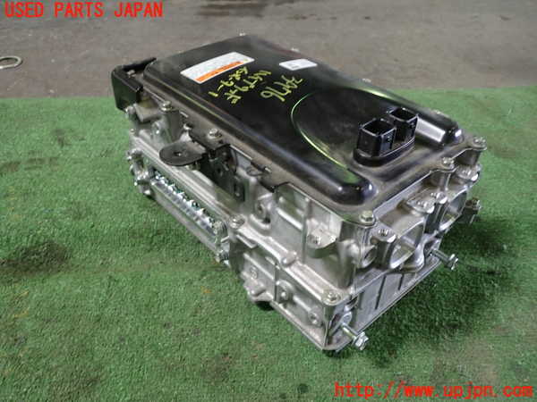 1UPJ-9239766916]カムリハイブリッド(AXVH70)インバーターコンバーター 中古_3