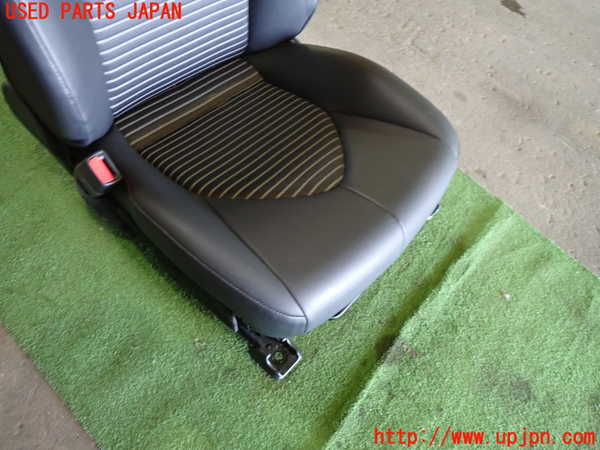 1UPJ-9239767065]カムリハイブリッド(AXVH70)助手席シート 中古_3