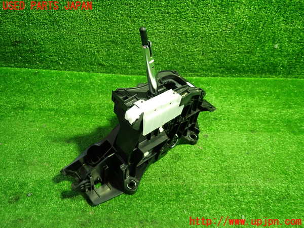 1UPJ-9239767555]カムリハイブリッド(AXVH70)ATシフトレバー 中古_2