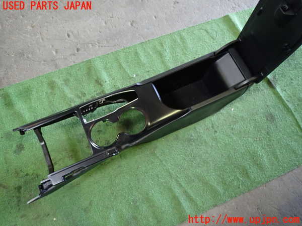 1UPJ-9239767540]カムリハイブリッド(AXVH70)センターコンソール 中古_2