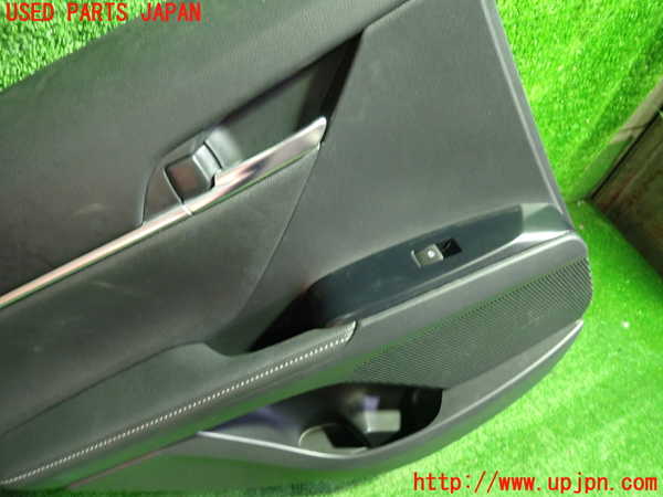 1UPJ-9239761324]カムリハイブリッド(AXVH70)左後ドア内張り 中古_2