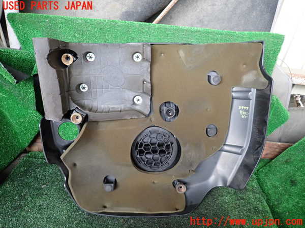 1UPJ-9239772160]ジープ・グランドチェロキー(WK36A)エンジンアッパーカバー 中古_3