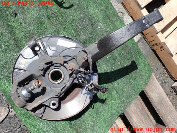 1UPJ-9239774290]ジープ・グランドチェロキー(WK36A)右フロントナックルハブ 中古_2