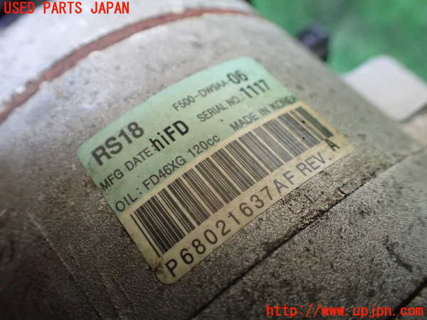 1UPJ-9239776025]ジープ・グランドチェロキー(WK36A)エアコンコンプレッサー 中古_4