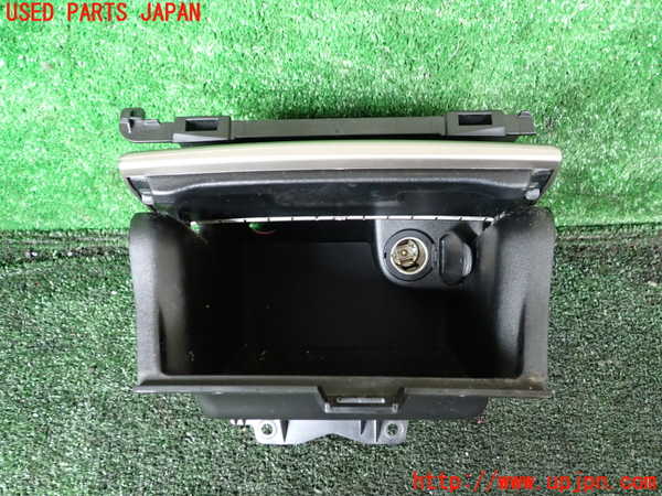 1UPJ-9239777841]ジープ・グランドチェロキー(WK36A)小物入れ1 中古_2