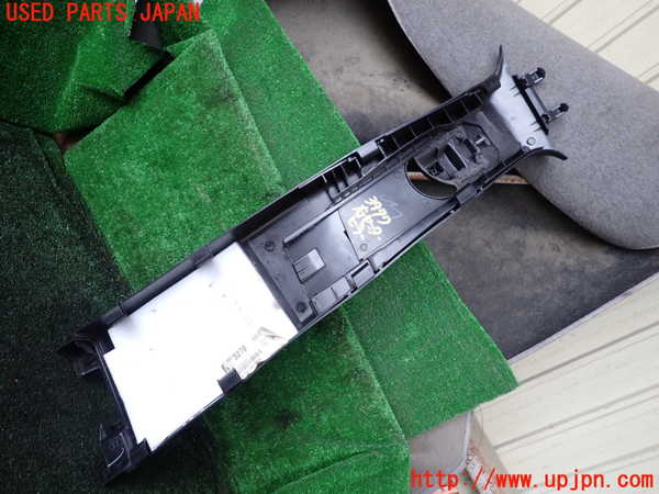 1UPJ-9239777665]ジープ・グランドチェロキー(WK36A)右センターピラートリム 中古_2