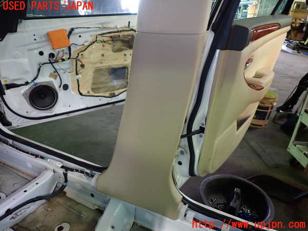1UPJ-9239787665]クラウン ロイヤル(GRS180)右センターピラートリム 中古_3