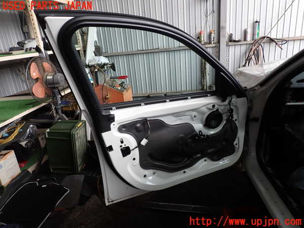 2UPJ-9239791260]BMW 320i(3B20)左前ドア (43R-001735) 中古 (F30)_4