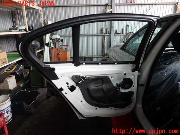 2UPJ-9239791320]BMW 320i(3B20)左後ドア (43R-001735) 中古 (F30)_4