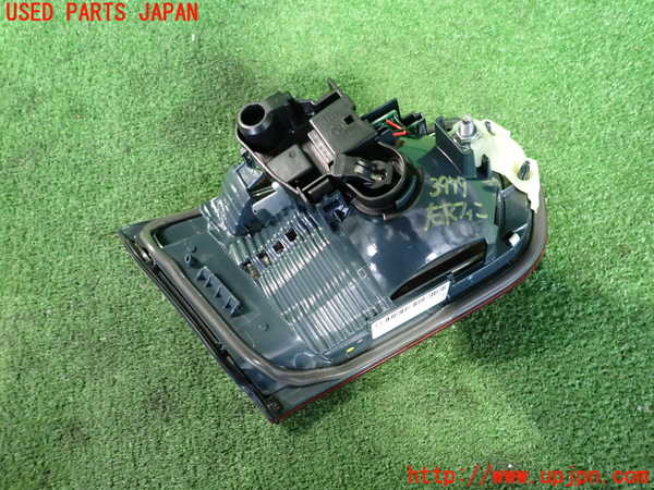2UPJ-9239791550]BMW 320i(3B20)右リアフィニッシャー 中古 (F30)_2