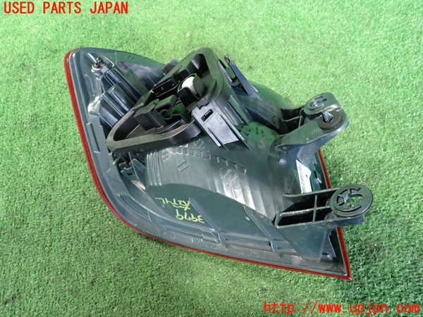 2UPJ-9239791530]BMW 320i(3B20)右テールランプ 中古 (F30)_3