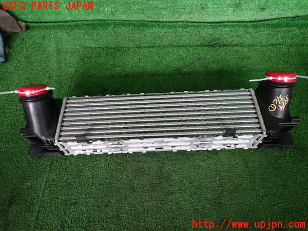 2UPJ-9239792451]BMW 320i(3B20)インタークーラー1 中古 (F30)_3