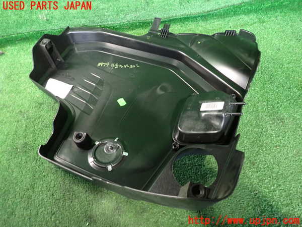 2UPJ-9239792160]BMW 320i(3B20)エンジンアッパーカバー 中古 (F30)_2