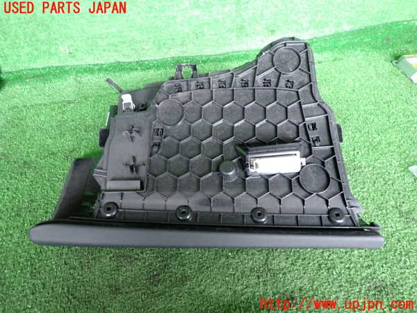 2UPJ-9239797516]BMW 320i(3B20)グローブボックス1 中古 (F30)_2