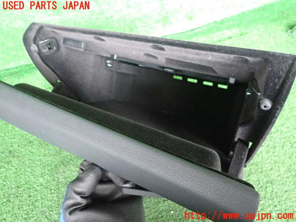 2UPJ-9239797516]BMW 320i(3B20)グローブボックス1 中古 (F30)_3