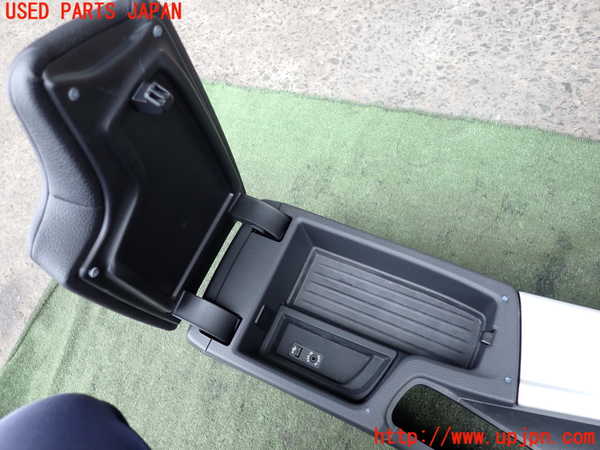 2UPJ-9239797540]BMW 320i(3B20)センターコンソール 中古 (F30)_5
