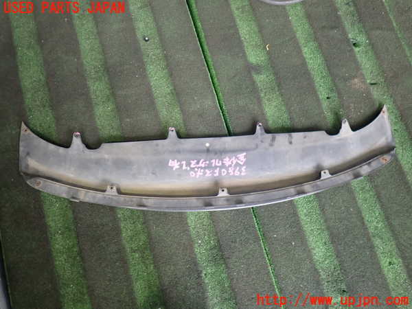 2UPJ-9239801016]VW ゴルフ GTI(1KAXX)フロントアンダースポイラー (ジャンク品) 中古_3