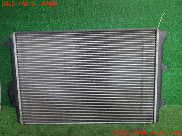 2UPJ-9239802321]VW ゴルフ GTI(1KAXX)ラジエーター1 中古_2