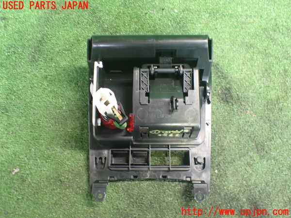 2UPJ-9239807821]VW ゴルフ GTI(1KAXX)灰皿1 中古_2