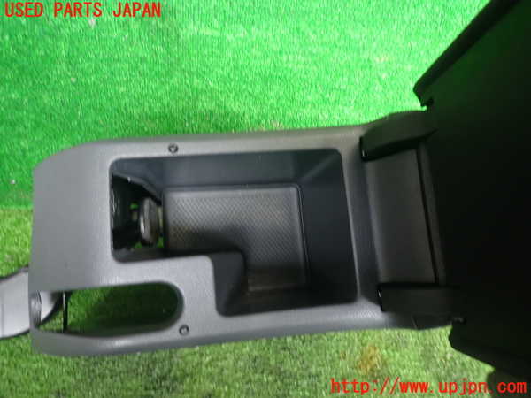 2UPJ-9239807540]VW ゴルフ GTI(1KAXX)センターコンソール 中古_3