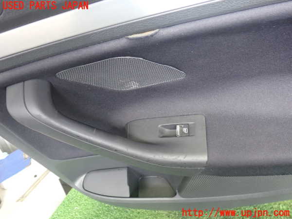 2UPJ-9239801294]VW ゴルフ GTI(1KAXX)右後ドア内張り 中古_2