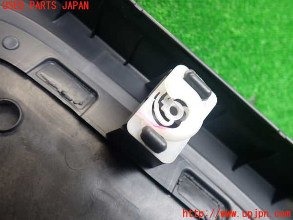 2UPJ-9239801294]VW ゴルフ GTI(1KAXX)右後ドア内張り 中古_5