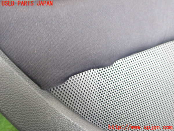 2UPJ-9239801324]VW ゴルフ GTI(1KAXX)左後ドア内張り (ジャンク品) 中古_2
