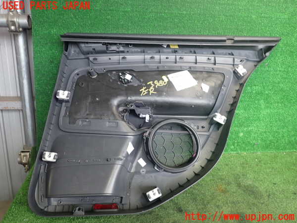 2UPJ-9239801324]VW ゴルフ GTI(1KAXX)左後ドア内張り (ジャンク品) 中古_4