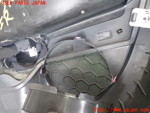 2UPJ-9239801324]VW ゴルフ GTI(1KAXX)左後ドア内張り (ジャンク品) 中古_5