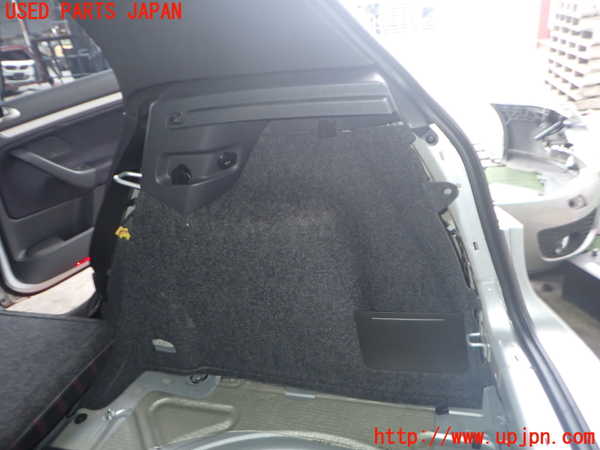 2UPJ-9239807675]VW ゴルフ GTI(1KAXX)右リアピラートリム 中古_3