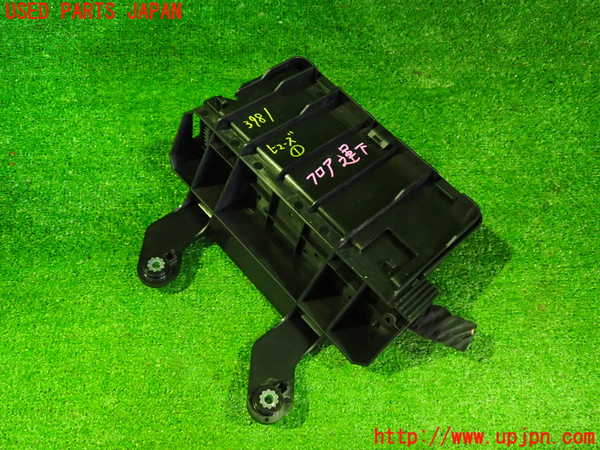 2UPJ-9239816741]ボルボ・V40(MB4164T)ヒューズボックス1(室内運転席側) 中古_4