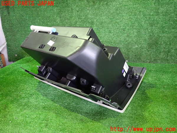2UPJ-9239817516]ボルボ・V40(MB4164T)グローブボックス1 中古_3
