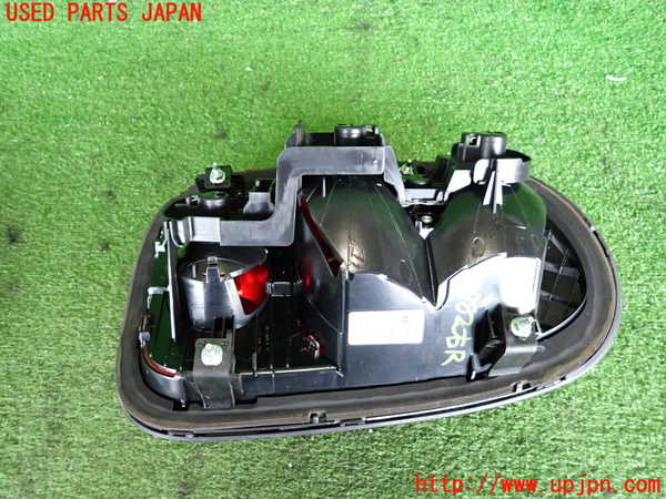 2UPJ-9239821530]BMW ミニ(MINI)クーパーD クロスオーバー(XD20F)(R60)右テールランプ 中古_3