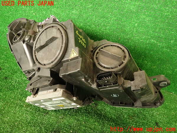 2UPJ-9239831132]ベンツ C250 ステーションワゴン(204252)左ヘッドライト (ジャンク品) HID 中古 (S204)_2