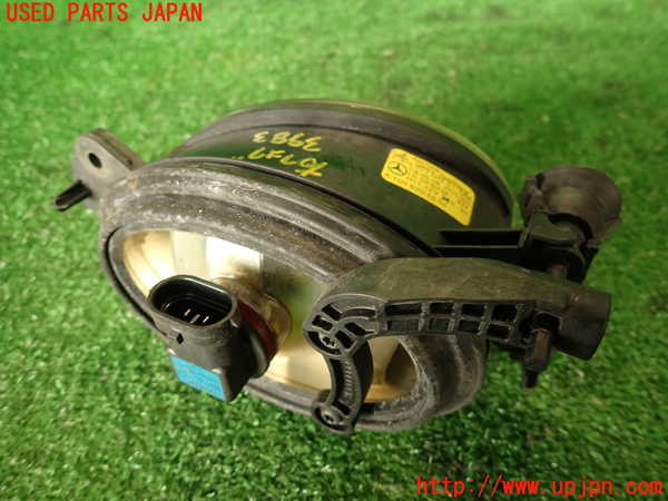 2UPJ-9239831180]ベンツ C250 ステーションワゴン(204252)右フォグ 中古 (S204)_2