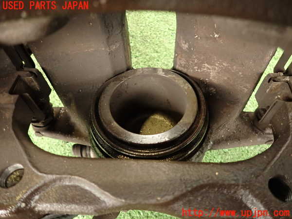 2UPJ-9239834085]ベンツ C250 ステーションワゴン(204252)左フロントキャリパー 中古 (S204)_3