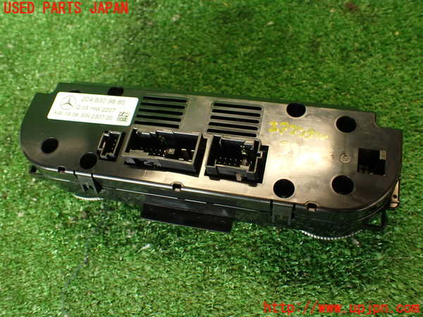 2UPJ-9239836066]ベンツ C250 ステーションワゴン(204252)エアコンスイッチ1 中古 (S204)_3