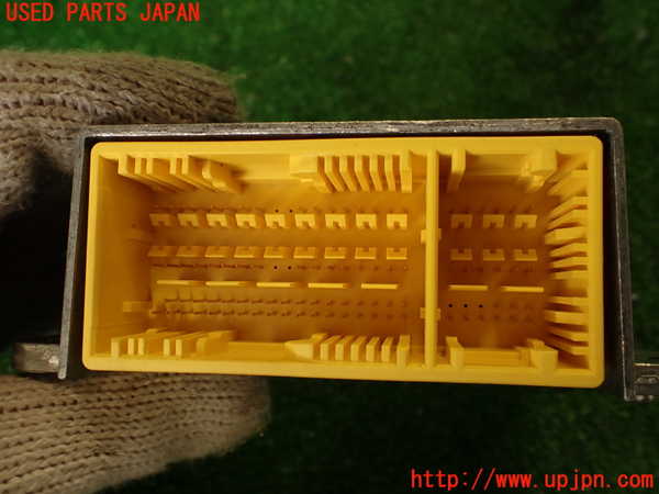 2UPJ-9239836145]ベンツ C250 ステーションワゴン(204252)エアバッグコンピューター 中古 (S204)_3
