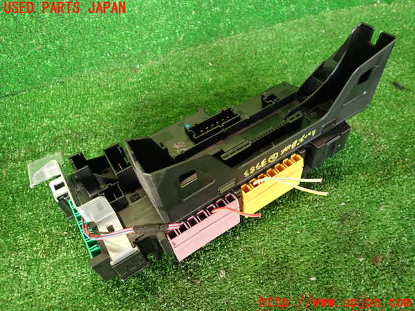 2UPJ-9239836742]ベンツ C250 ステーションワゴン(204252)ヒューズボックス2 中古 (S204)_2