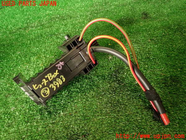 2UPJ-9239836743]ベンツ C250 ステーションワゴン(204252)ヒューズボックス3 中古 (S204)_2