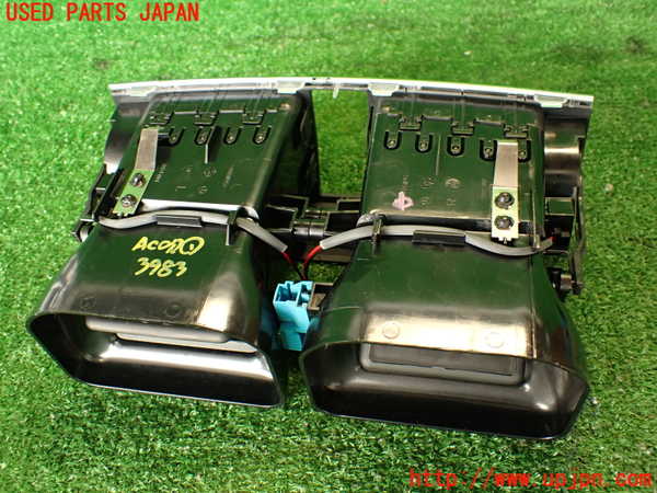 2UPJ-9239837526]ベンツ C250 ステーションワゴン(204252)エアコン吹き出し口1 (ジャンク品) 中古 (S204)_4