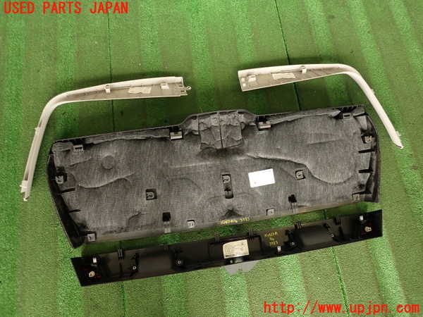 2UPJ-9239831578]ベンツ C250 ステーションワゴン(204252)バックドア内張り 中古 (S204)_4