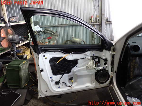 2UPJ-9239841260]アウディ・A3 スポーツバック(8PCAX)左前ドア 中古 SAINT-GOBAIN SEKURIT M24100 43R-001025_4